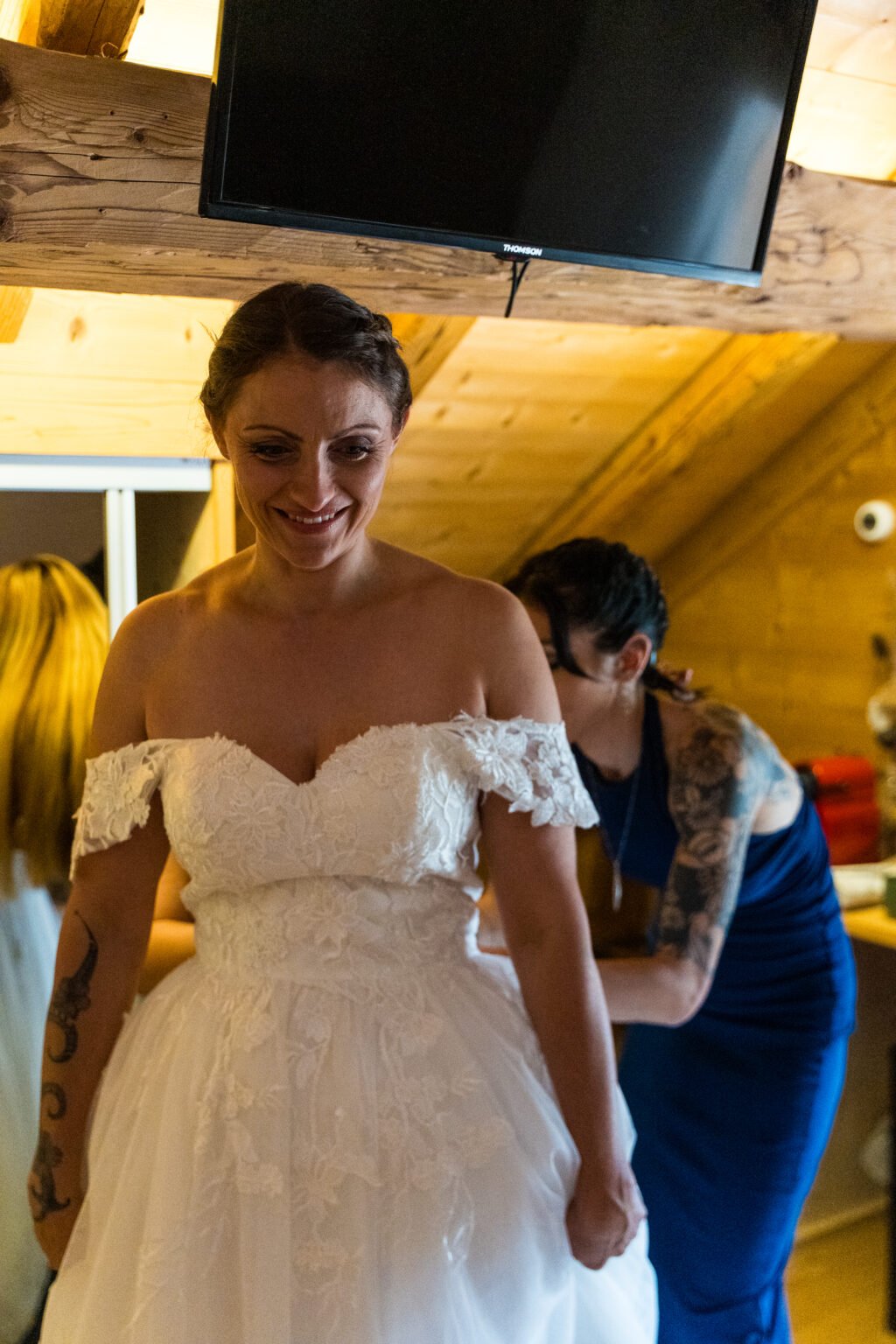 Portrait de la mariée dans la lumière de fin de journée