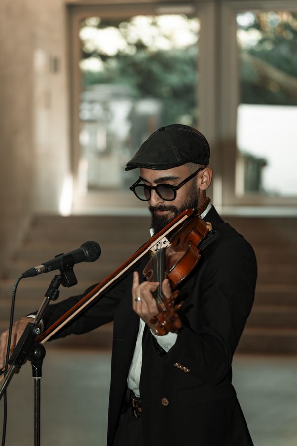 Le violoniste pendant la cérémonie
