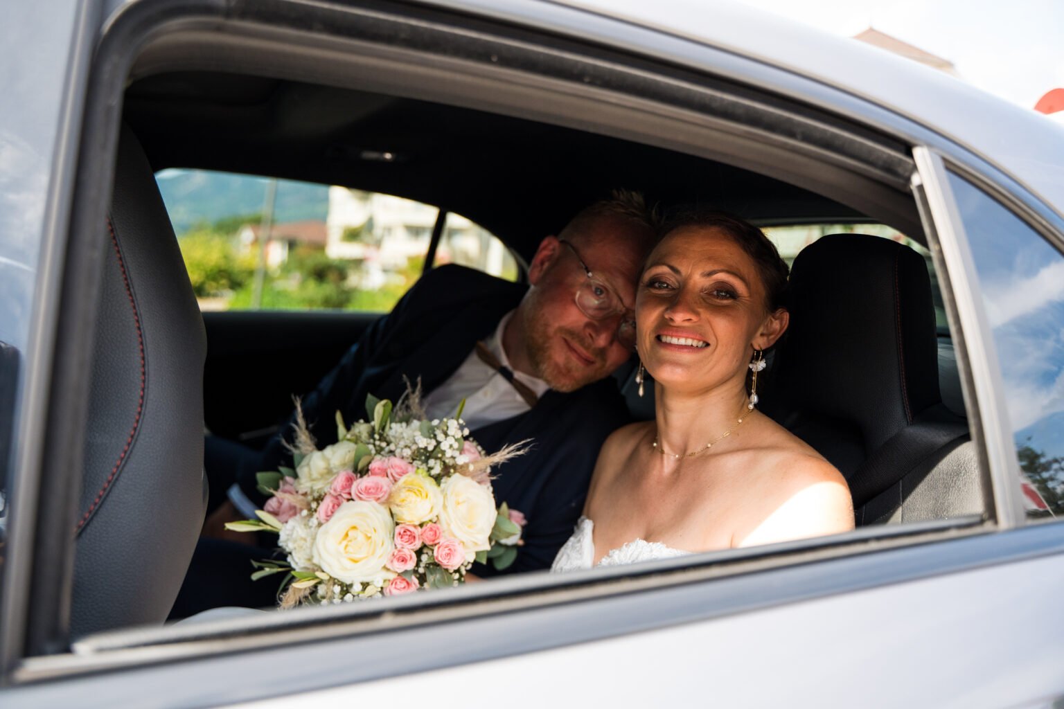 La mariée et son bouquet